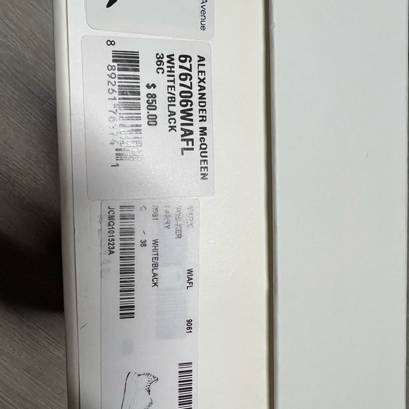 Authentic Alexander McQueen Larry Oversized Sneaker White/Black 36, new … - Picture 3 of 8